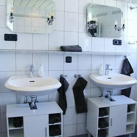 Schöne helle Ferienwohnung in Waldnähe Berching Exterior foto