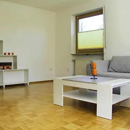 Schöne helle Ferienwohnung in Waldnähe Berching Exterior foto