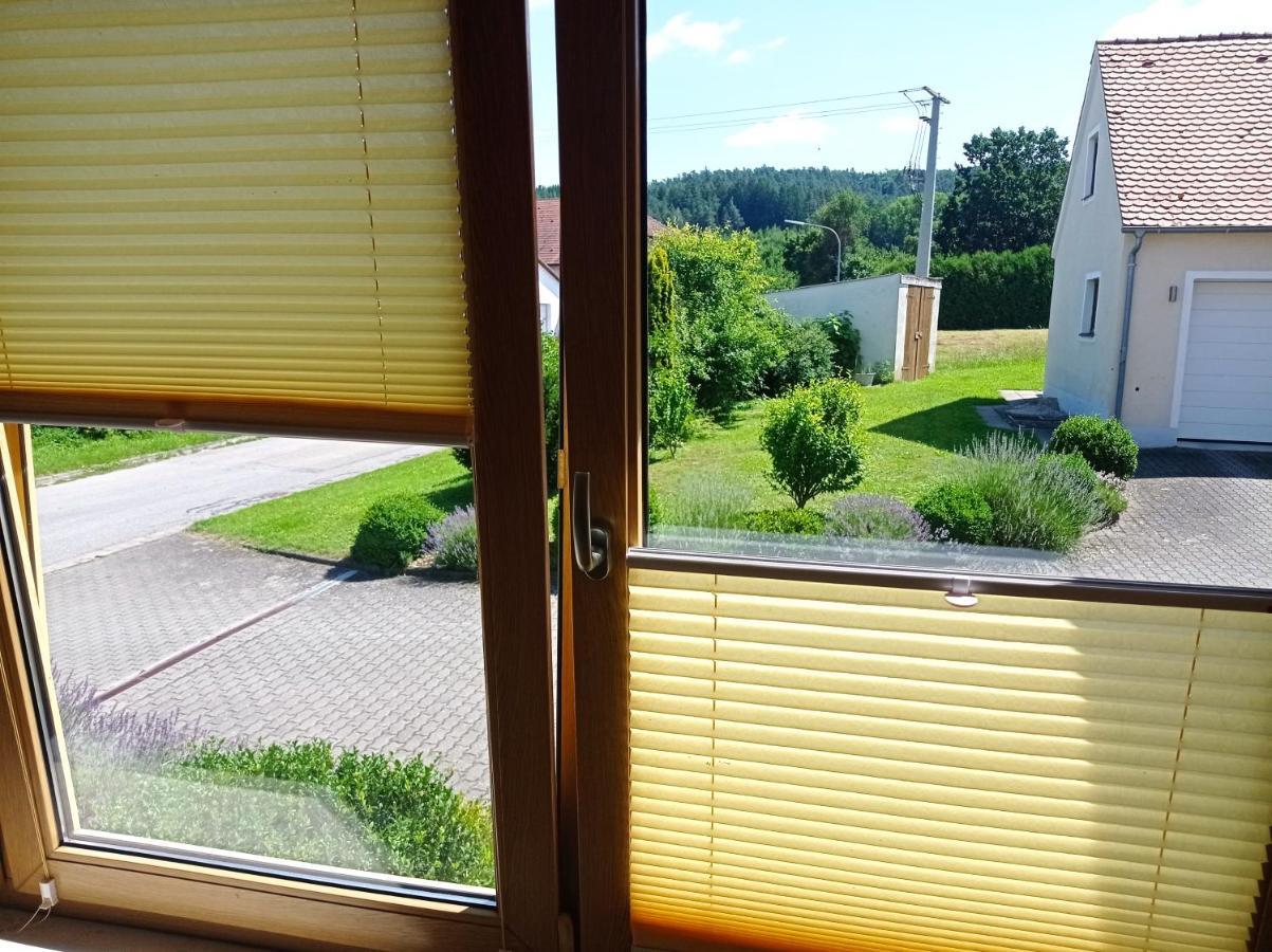 Schöne Helle In Waldnähe Berching